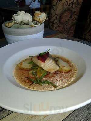 Le Jardin Restaurant Inc