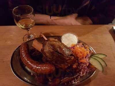 Auberge Du Dragon Rouge