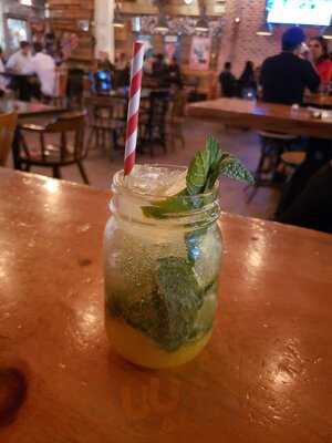 La Belle Et La Boeuf Montreal