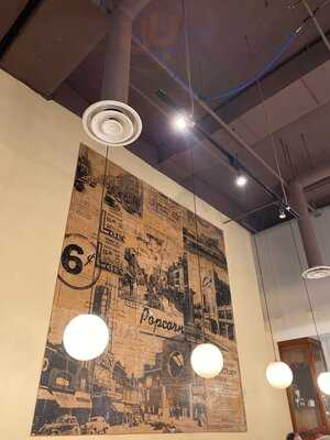 Fran's Restaurant & Bar