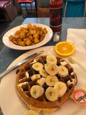 Fran's Restaurant & Bar