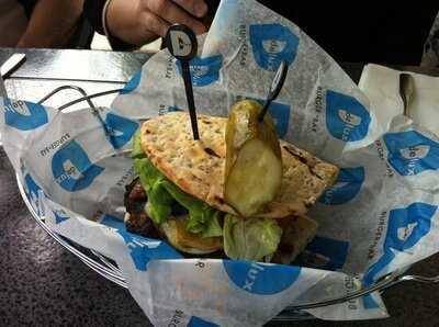 Delux Burger Bar