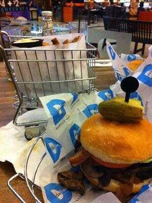 Delux Burger Bar