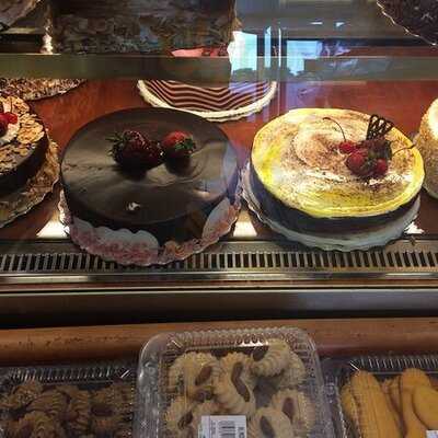 Nova Pastry & Bakery