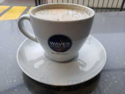 Waves Coffee House