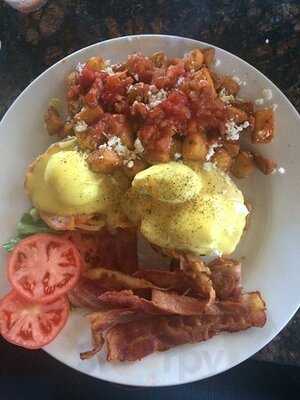 Symposium Cafe Restaurant & Lounge