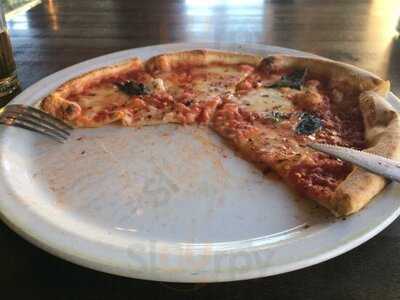 Famoso Neapolitan Pizzeria