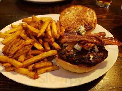 Ye Olde Orchard Pub & Grill