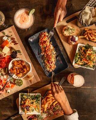 Rideau Rouge - Resto Urbain & Boite A Chansons