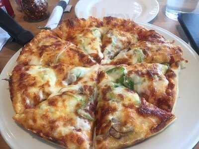 Gus's Cafe & Pizzeria