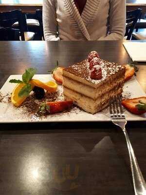 Chic-hog-o's Social House