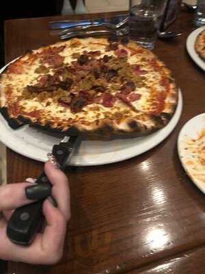 Enoteca Monza Pizzeria Moderna