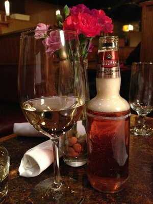 D-jay's & Ichabod's Food & Drink