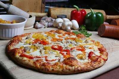 Golden Crust Pizzeria