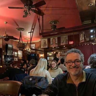 Village Idiot Pub & Grill