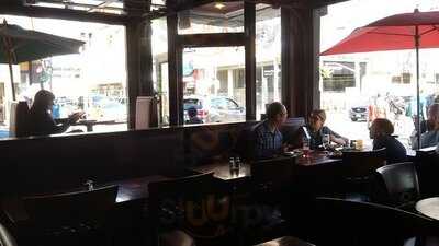 Village Idiot Pub & Grill