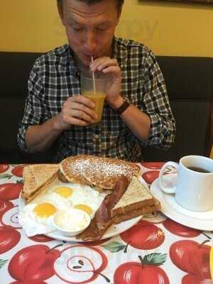 Nellies Break The Fast Cafe