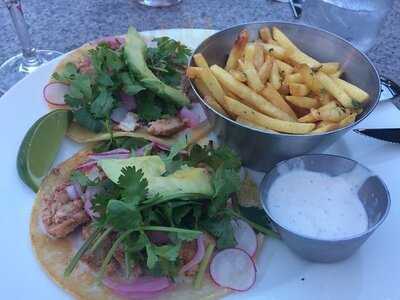 Earl's Kitchen + Bar