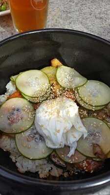 Earl's Kitchen + Bar