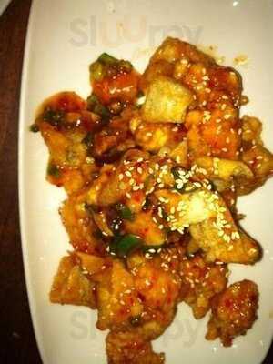 Earl's Kitchen + Bar