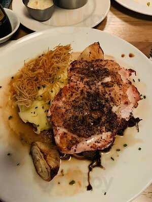 Earls Calgary 16th Avenue