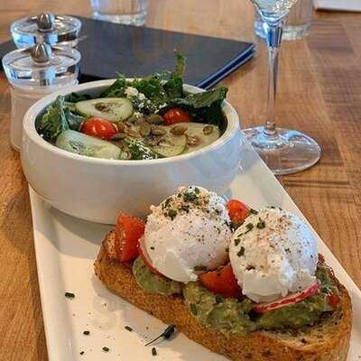 Earls Calgary 16th Avenue