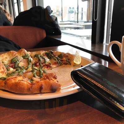 Earls Calgary 16th Avenue