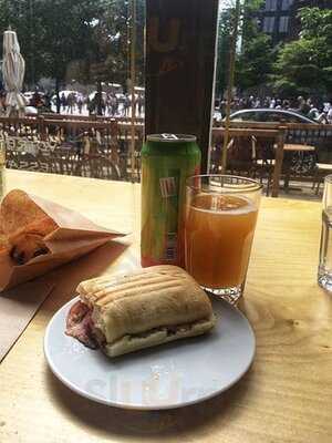 Xavier Artisan, Place D'armes