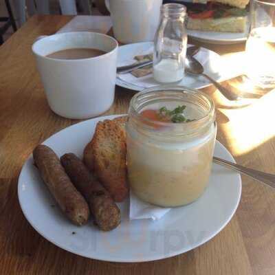 District Cafe & Bakery