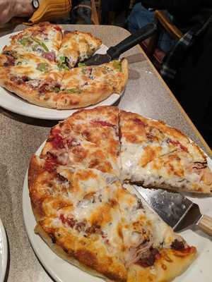 Flamingo Restaurant & Lounge