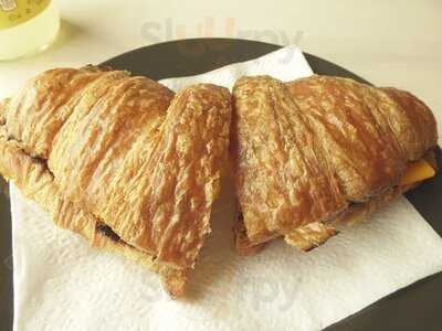 Luna Crepes And Cafe