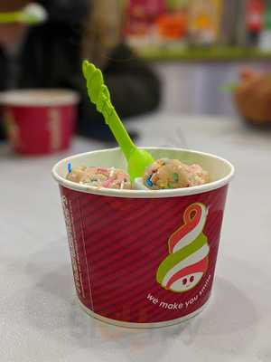 Menchie's Frozen Yogurt