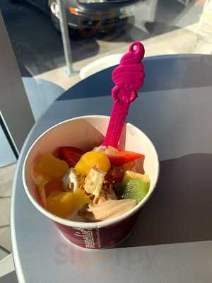 Menchie's Frozen Yogurt