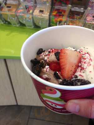 Menchie's Frozen Yogurt