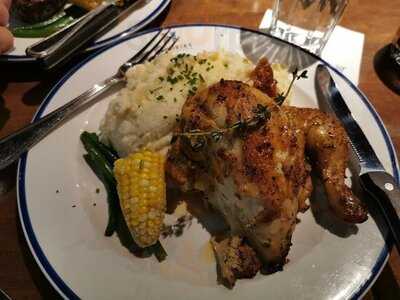 Hendriks Restaurant & Bar