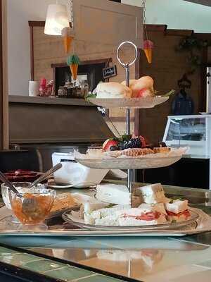 Old Beverly Cafe In And Out