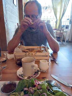 Old Beverly Cafe In And Out