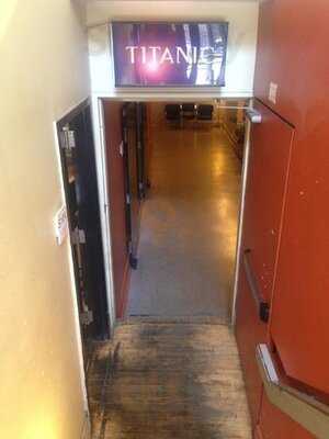 Cafe Titanic