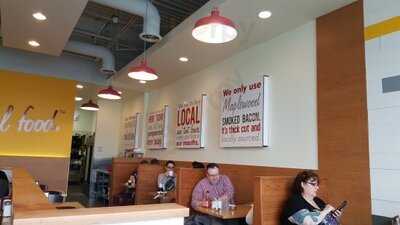 Sunny Morning Breakfast & Lunch