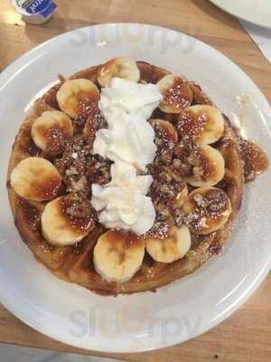 Sunny Morning Breakfast & Lunch