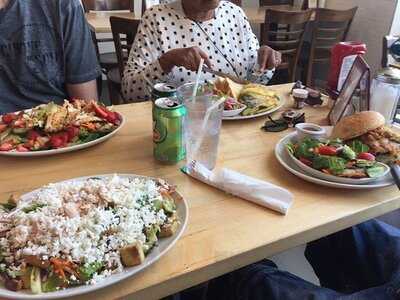 Sunny Morning Breakfast & Lunch