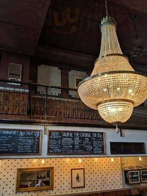 Salon De The Cardinal