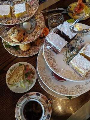 Salon De The Cardinal