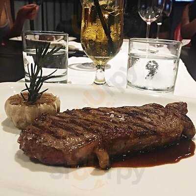 17 Steakhouse And Bar