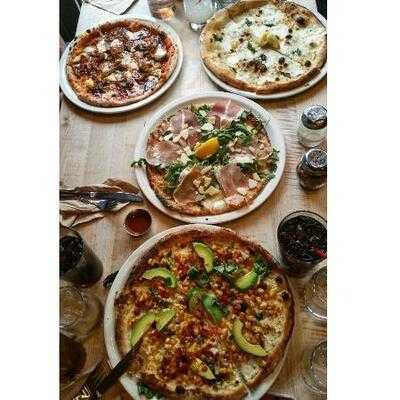 Famoso Neapolitan Pizzeria