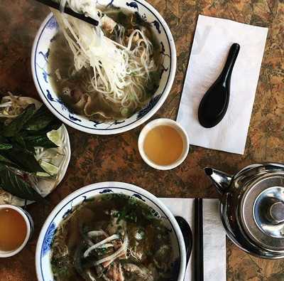 Pho Tau Bay