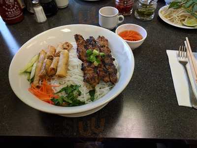 Pho Linh Linh Vietnamese Restaurant