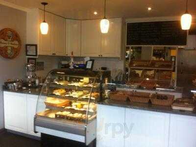 Macarons Et Madeleines