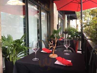 El Tenedor Restaurant