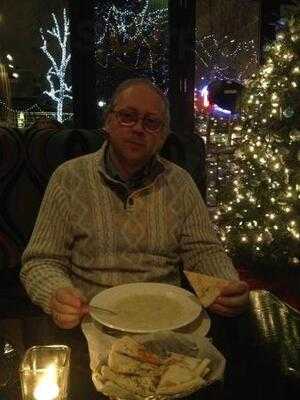 Manie's Pizzeria & Greek Cuisine